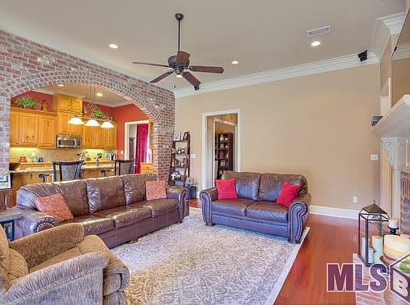 3rd image of 8486 Oakley Dr