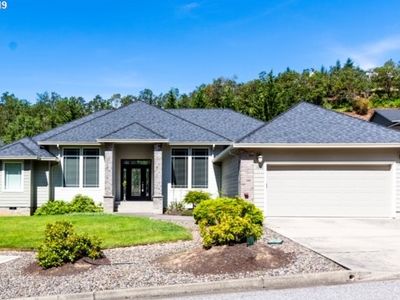 1690 NE Rocky Dr, Roseburg, OR, 97470