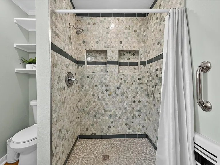 407 1/2 Fairbanks St — Photo 14