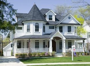 14 N Prospect Ave, Clarendon Hills, IL