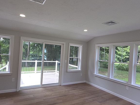 3rd image of 13 Delmar Rd