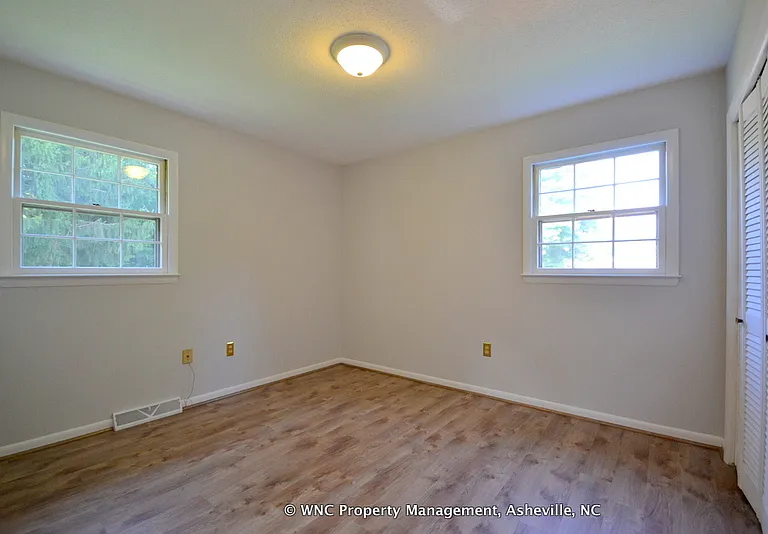 53 Tipperary Dr — Photo 8