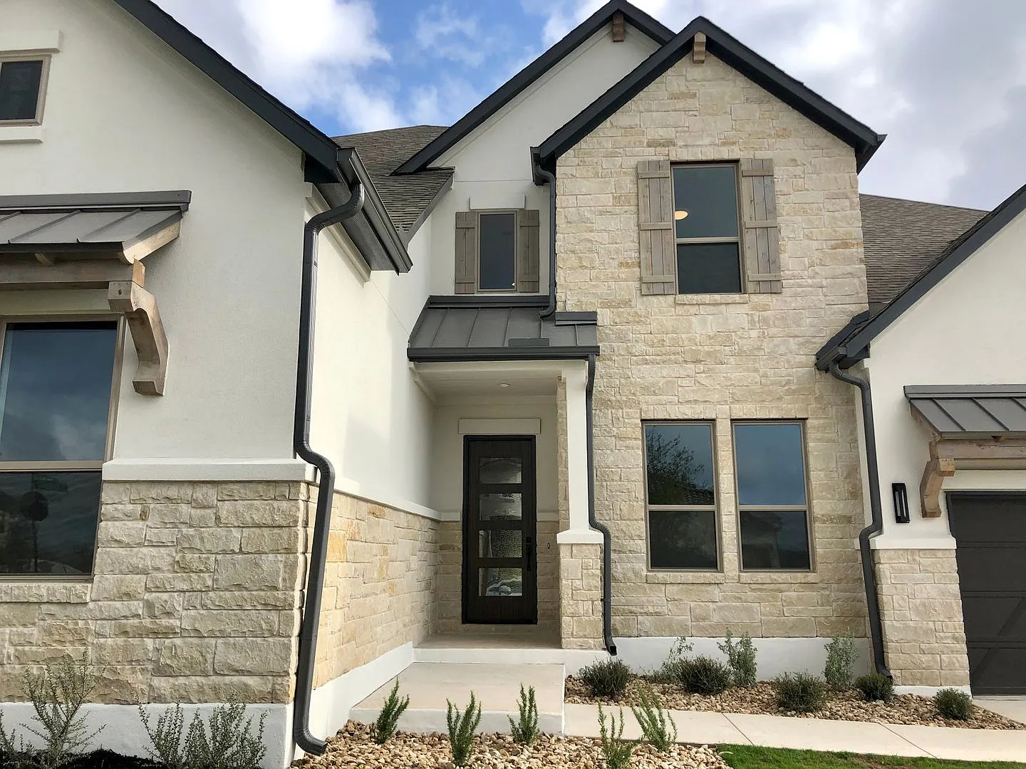 Rolling Hills of Travisso Near Lake Travis! — Photo 2