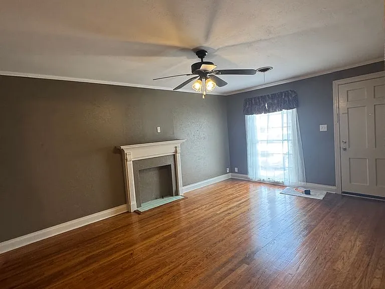 2416 Northside Dr — Photo 4
