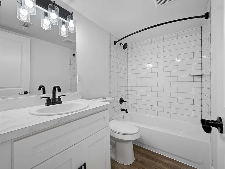 KC Flats Apartments — Photo 78