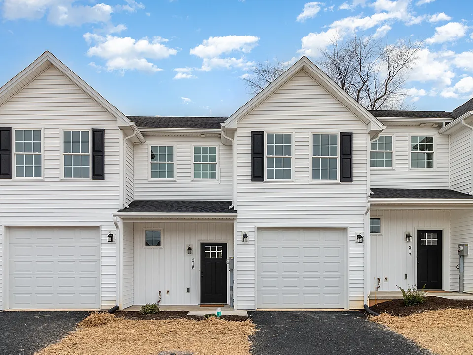315 Pelham Ct