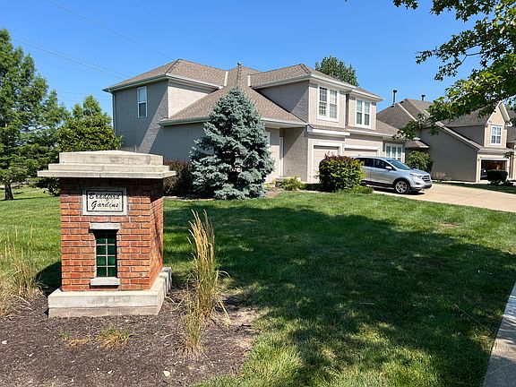 Attractive Neighborhood - Rental is the right half of the pictured duplex