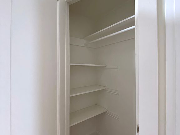 3rd image of 887 Bush St APT 210