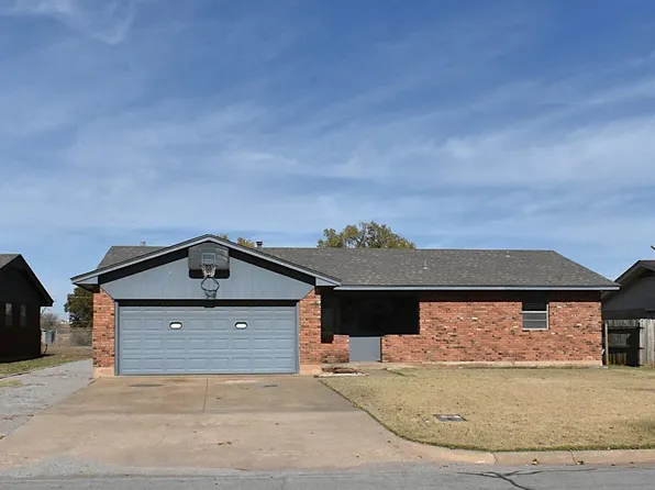 3110 Brooks Dr, Enid, OK 73701