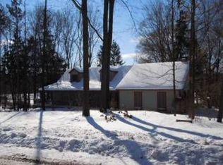 1332 Maple Grove Rd, Lapeer, MI 48446