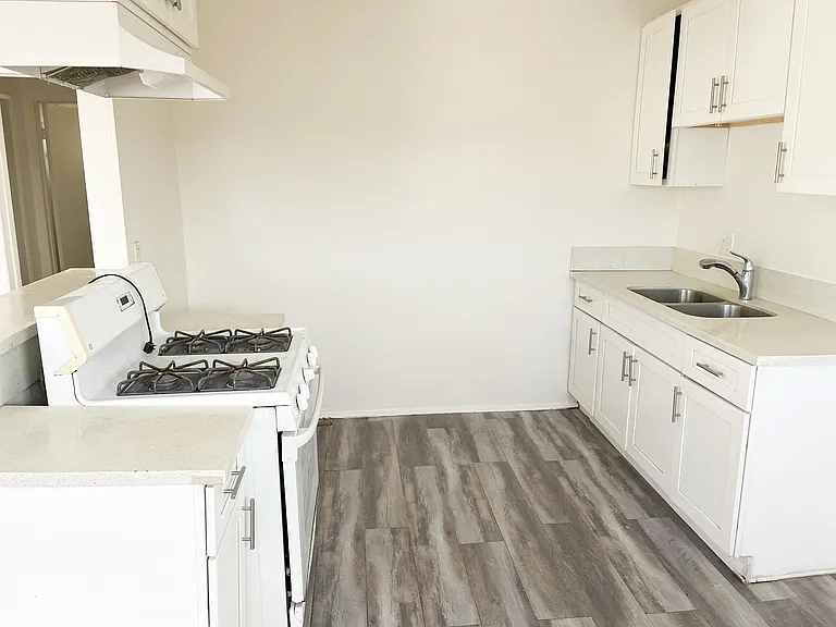 130 W Hoover Ave #9 — Photo 1