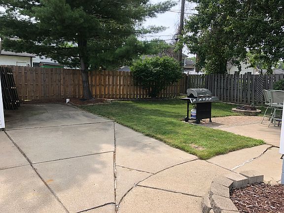 5th image of 22718 Blackburn St