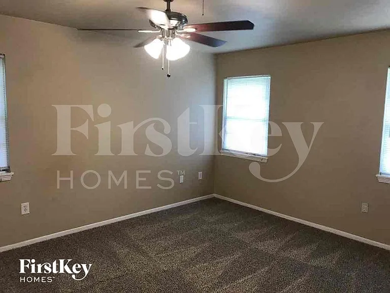 5605 Odessa Ave — Photo 9