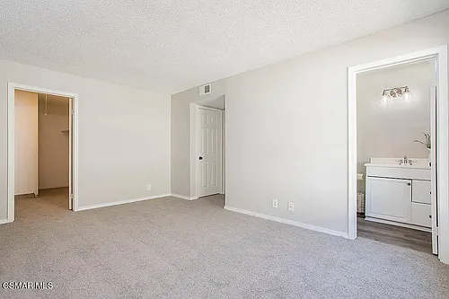 31568 Agoura Rd #1 Photo 1