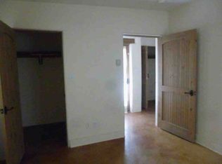 1390 Abby Rd, Taos, NM 87571