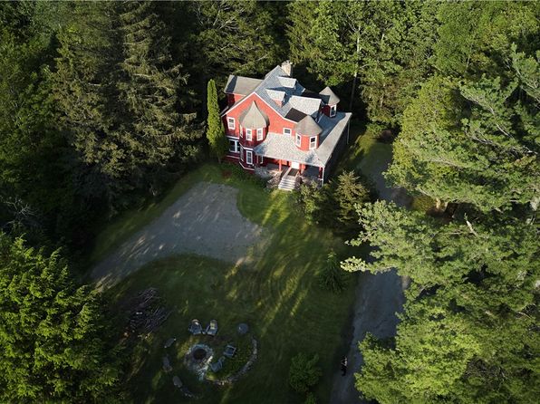 38 Lake St