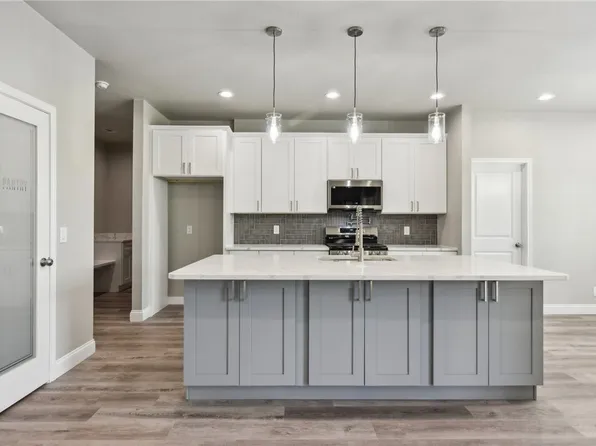 209 Country Club Dr, Marlin, TX 76661
