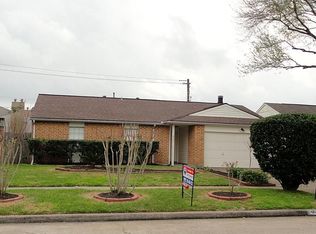 462 Tresvant Dr, Webster, TX 77598