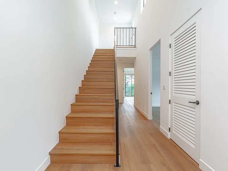 1342 Portia St — Photo 28