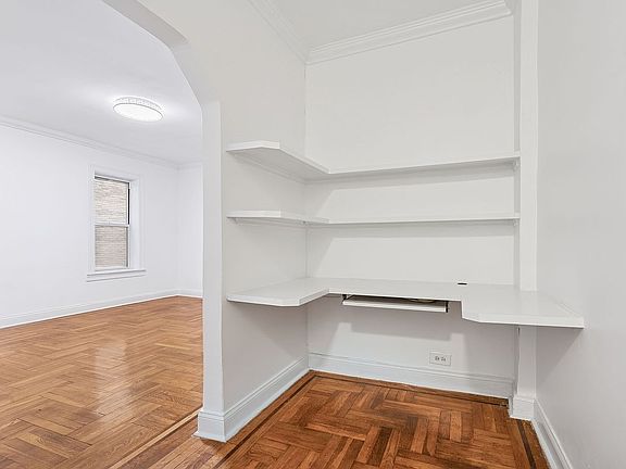 5th image of 811 Walton Ave APT B18