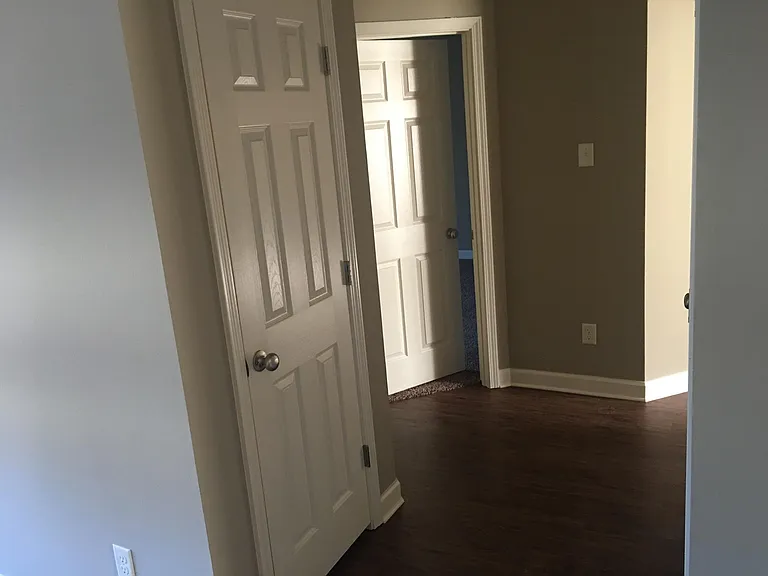 6025 Noble Rd — Photo 9