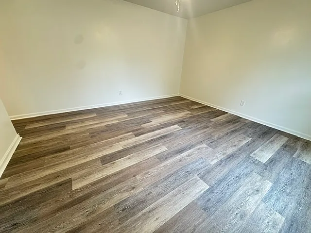 5038 Wellborn Dr — Photo 7