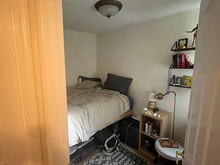 444 W 58th St #2E — Photo 4