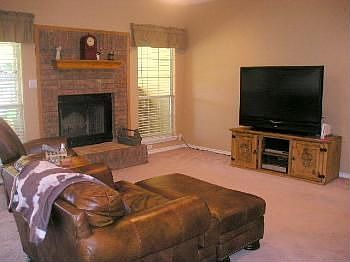 3rd image of 4525 Pamela Dr