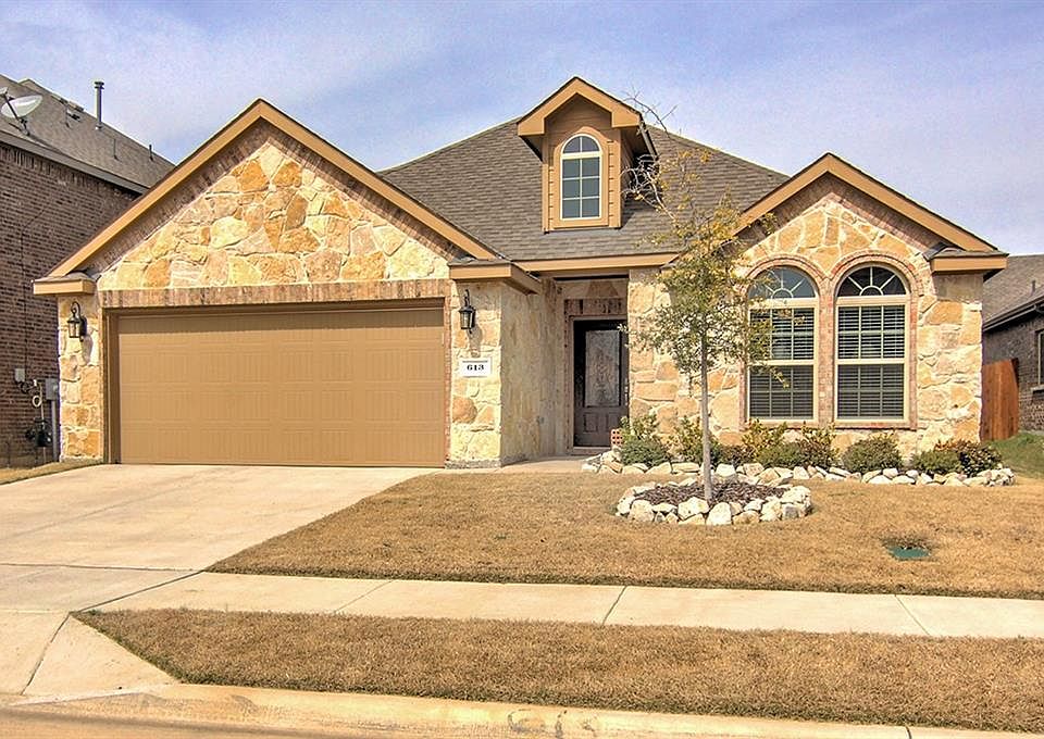 1st image of 613 Lake Sierra Way