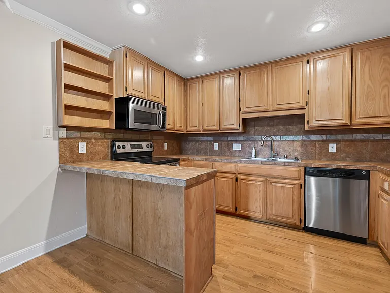 2500 Steck Ave #39 — Photo 7