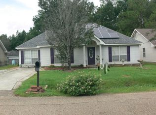 70111 10th St, Covington, LA 70433