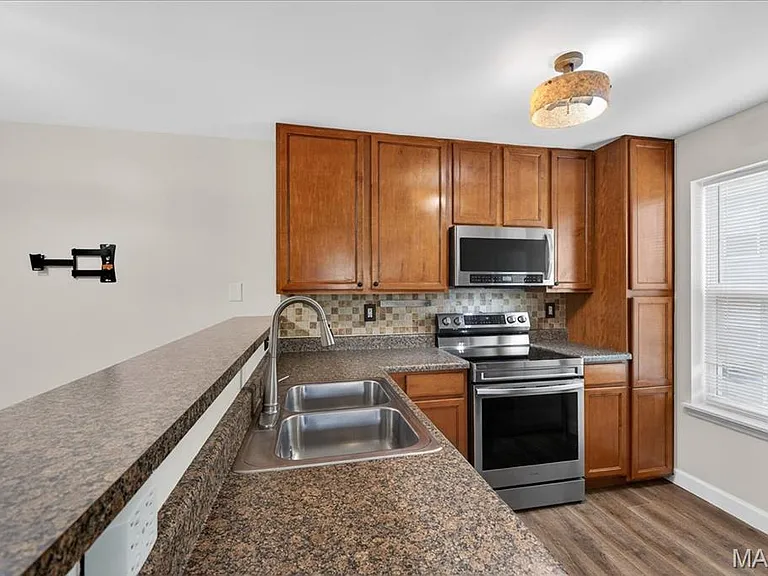 4103 Spring River Dr — Photo 7