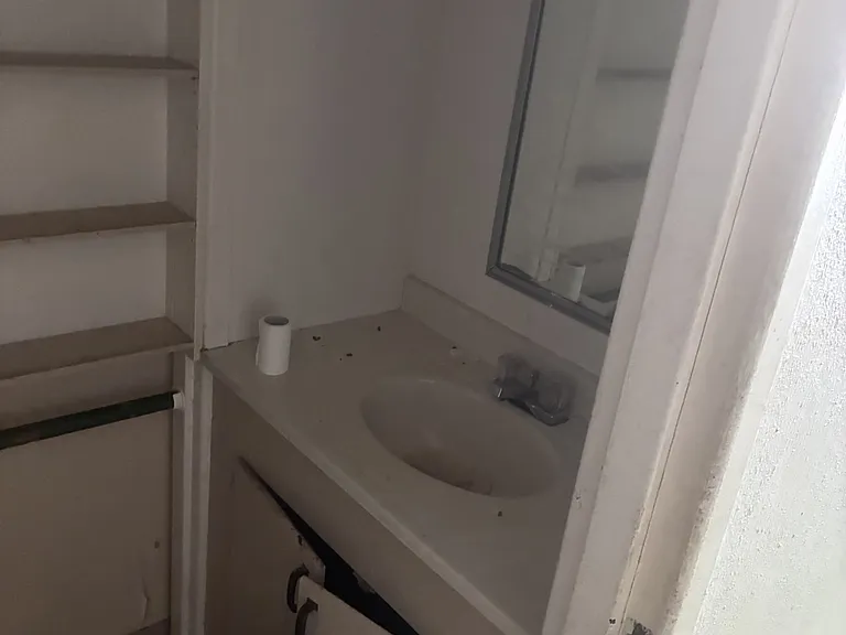 320 Hudson Ave #2 — Photo 8