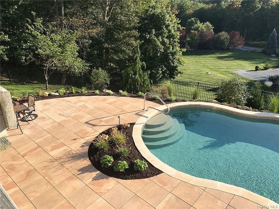 2nd image of 41 N Ridge Rd