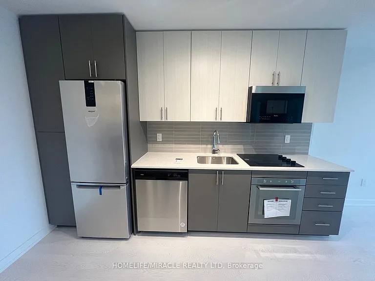 415 Main St W #320 — Photo 3