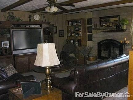 Den
						:
						A great family room that is open to the nook & kitchen so everyone is included
