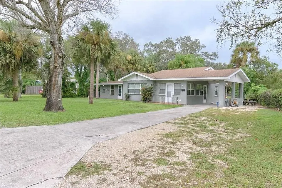 2 bed, 1360 sqft, $1,900 — Photo 2