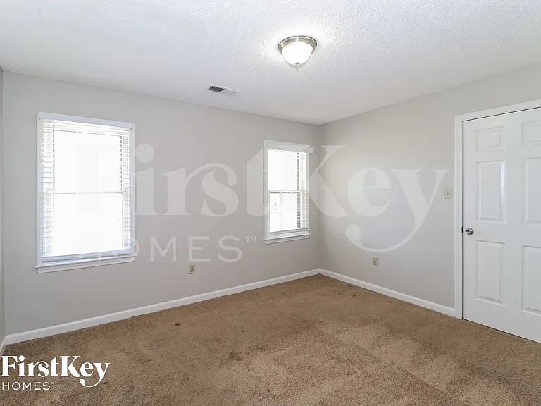 8688 Chimneyrock Blvd — Photo 10