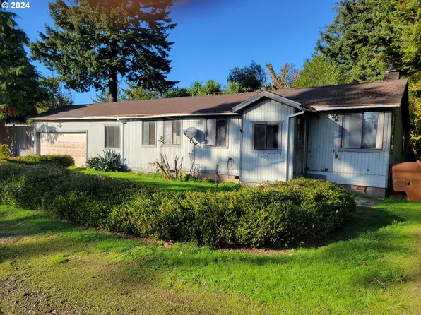 628 20th St, Port Orford, OR 97465