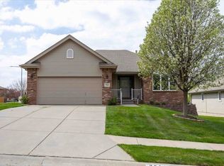 7664 S 162nd St, Omaha, NE 68136