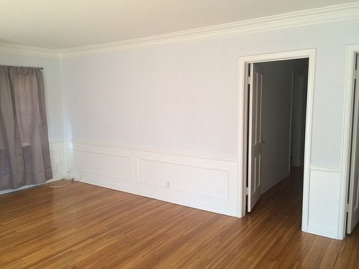 5th image of 9745 Charleville Blvd