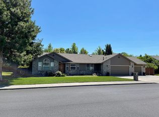 2765 NE Yellow Ribbon Dr, Bend, OR 97701