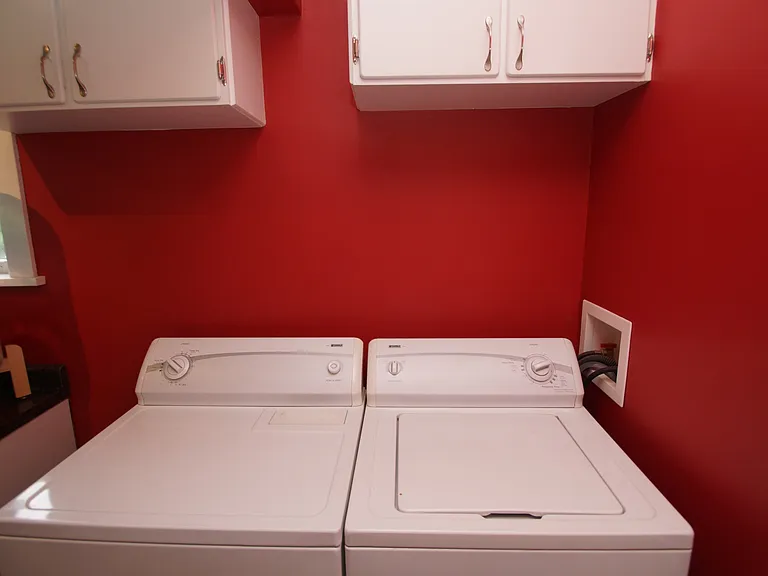 2523 Leclaire St — Photo 6