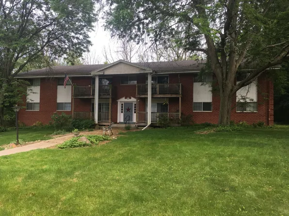 207 Williamsburg Dr APT 5, Mequon, WI 53092
