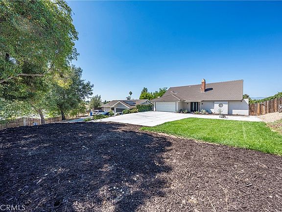 3rd image of 23547 Decorah Rd