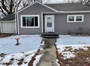 505 E Elk St, Hooper, NE 68031