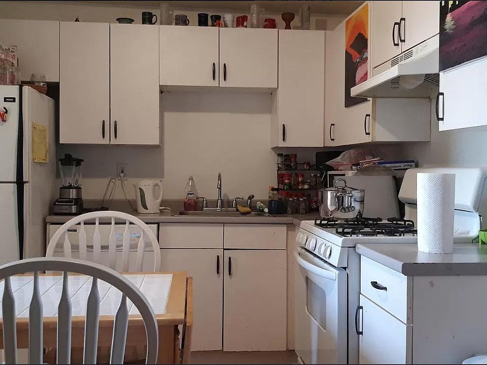 2nd image of 643 Cambridge St #3