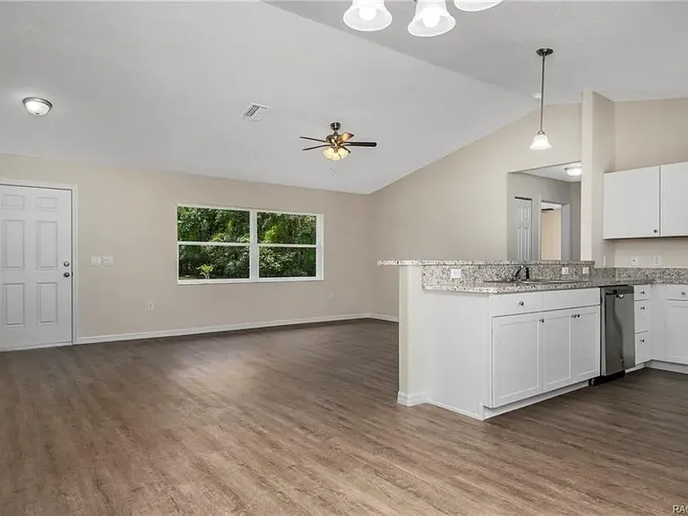 6022 E Tremont St — Photo 3