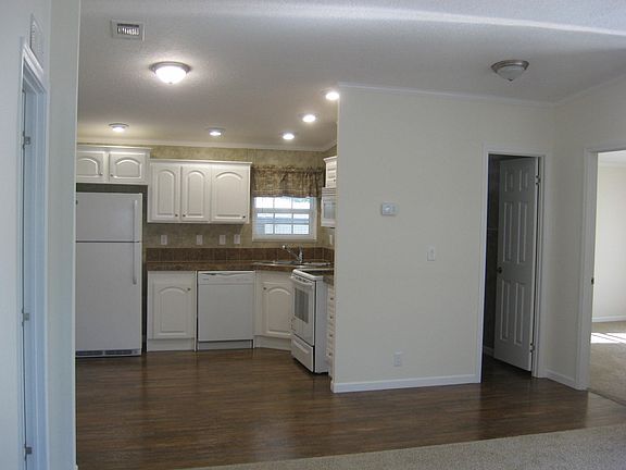 2nd image of 13318 Sea Breeze Ln #2MQYPS