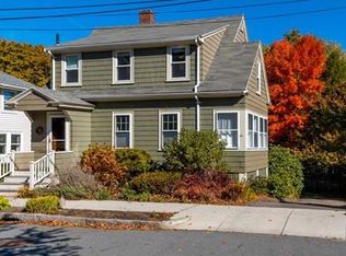 7 Temple St, Reading, MA 01867